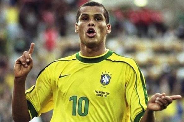 哈兰德曾在 哈兰德曾在